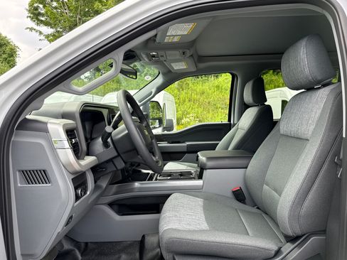 New 2026 Ford F350 XLT w/ XLT Premium Package AWD/4WD image 10