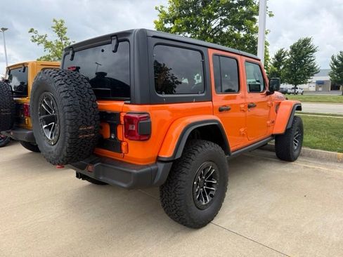 New 2026 Jeep Wrangler Unlimited Rubicon w/ Xtreme 35 Tire Package AWD/4WD image 11