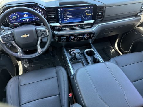 Used 2023 Chevrolet Silverado 1500 LTZ AWD/4WD image 12