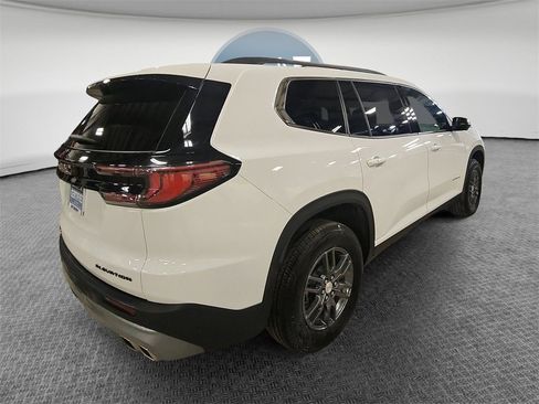 Certified 2025 GMC Acadia Elevation image 3