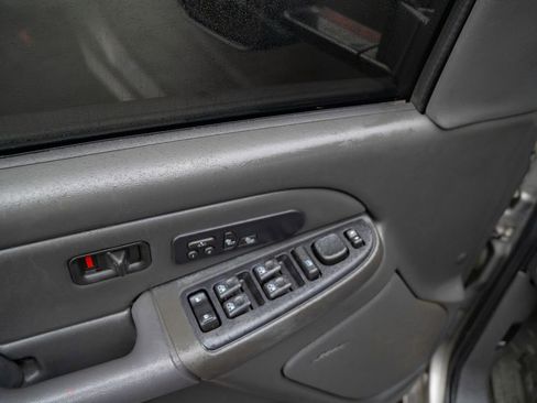 Used 2006 GMC Sierra 2500 SLT w/ Heavy-Duty Power Package image 21