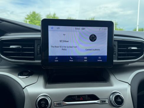 Certified 2022 Ford Explorer XLT w/ Equipment Group 202A AWD/4WD image 12
