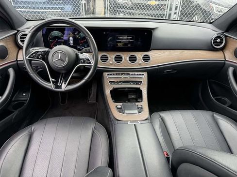 Used 2022 Mercedes-Benz E 350 Sedan image 18
