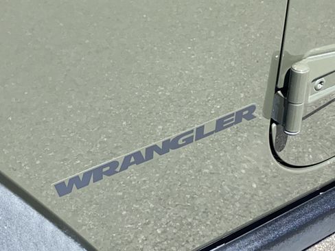 Used 2015 Jeep Wrangler Sport AWD/4WD image 24