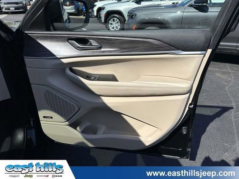 Certified 2021 Jeep Grand Cherokee L Limited w/ Luxury Tech Group II AWD/4WD image 26