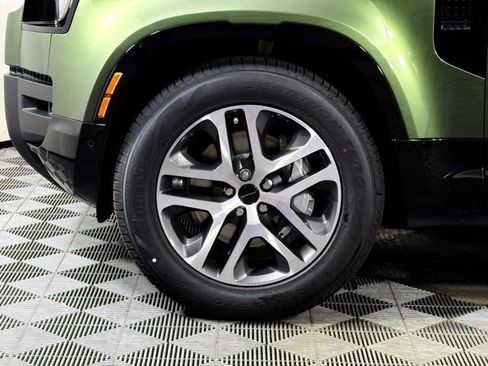 New 2026 Land Rover Defender 110 X-Dynamic SE image 13