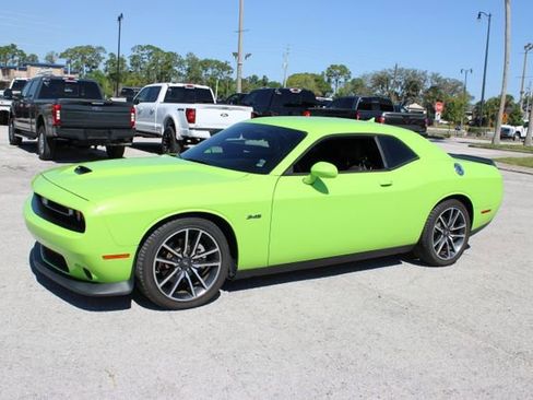 Used 2023 Dodge Challenger R/T w/ Plus Package image 5