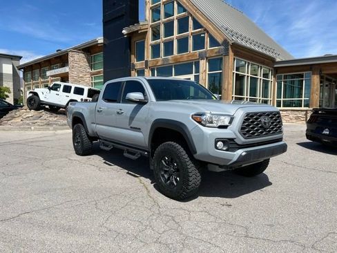 Used 2020 Toyota Tacoma TRD Off-Road w/ TRD Premium Off Road Package AWD/4WD image 1