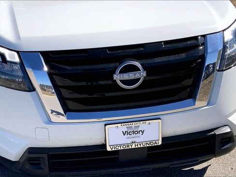 Used 2025 Nissan Pathfinder SV image 25