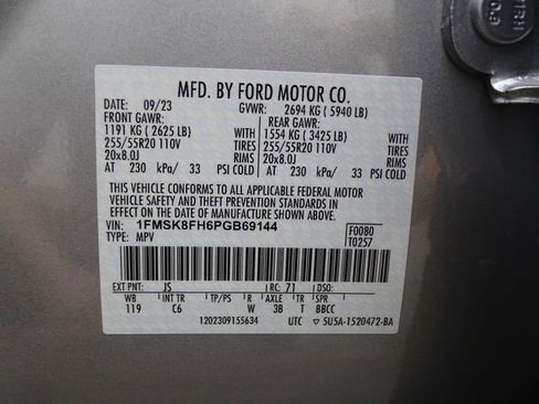 Used 2023 Ford Explorer Limited AWD/4WD image 23