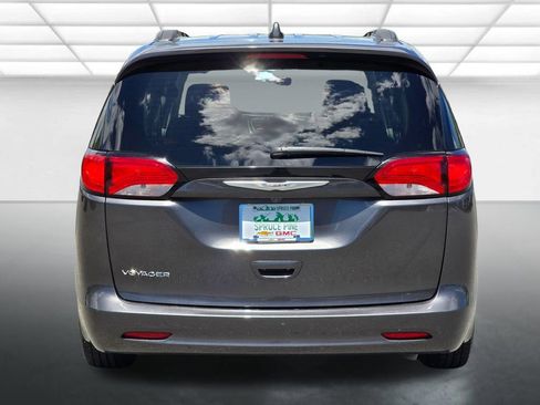 Used 2021 Chrysler Voyager Lxi FWD image 18