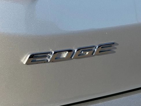 Used 2019 Ford Edge Titanium w/ Equipment Group 301A image 11