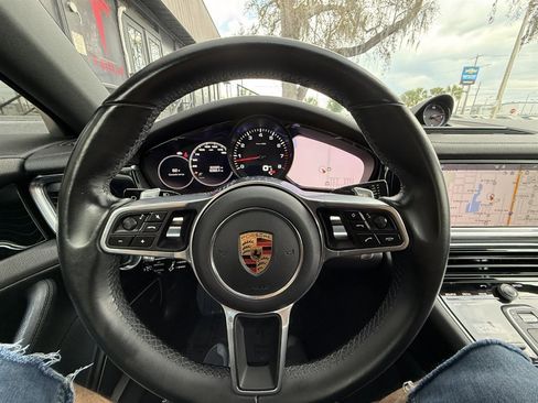 Used 2017 Porsche Panamera 4 image 16