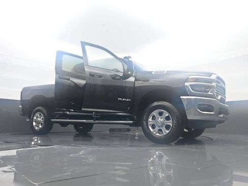 Used 2025 RAM 2500 Big Horn AWD/4WD image 29