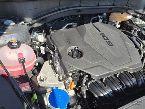 Certified 2025 Kia Sorento LX image 19