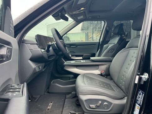 Certified 2024 Kia EV9 Wind image 18