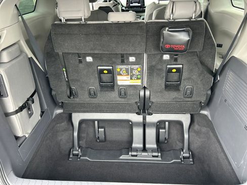 Certified 2022 Toyota Sienna LE image 26