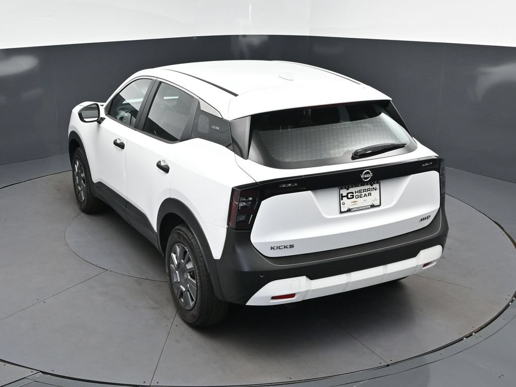 Used 2025 Nissan Kicks S AWD/4WD image 33