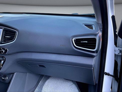 Used 2017 Hyundai Ioniq Limited FWD image 27