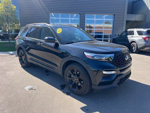 Used 2023 Ford Explorer ST-Line AWD/4WD image 3