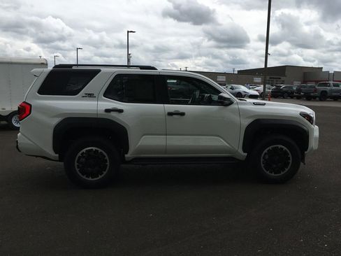New 2026 Toyota 4Runner TRD Off-Road Premium AWD/4WD image 9