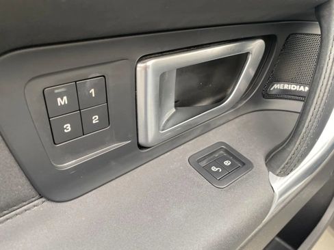 Used 2019 Land Rover Discovery Sport HSE image 27