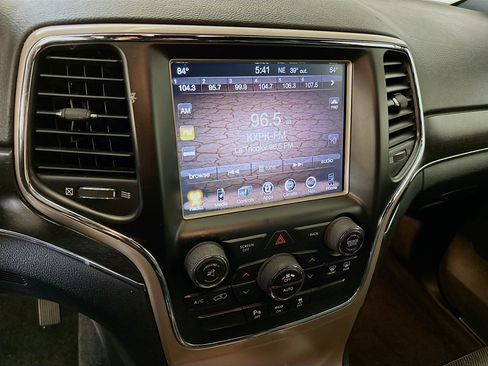 Used 2015 Jeep Grand Cherokee Limited w/ Luxury Group II image 26