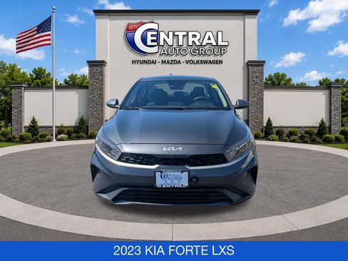 Used 2023 Kia Forte LXS FWD image 2