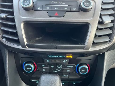 Used 2022 Ford Transit Connect XLT image 23