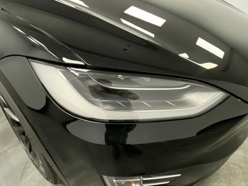 Used 2018 Tesla Model X 75D image 10