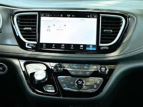 New 2026 Chrysler Pacifica Select FWD image 26