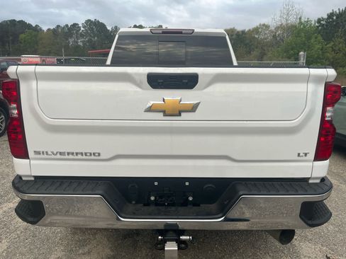 Used 2024 Chevrolet Silverado 3500 LT w/ Convenience Package image 7