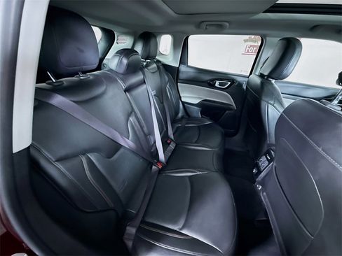 Used 2022 Jeep Compass Limited w/ Sun and Sound Group image 31