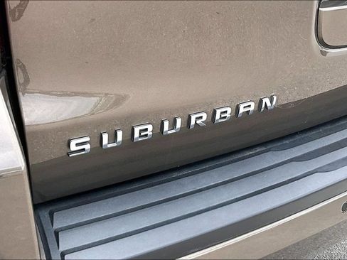 Used 2016 Chevrolet Suburban LS w/ Enhanced Driver Alert Package RWD image 31