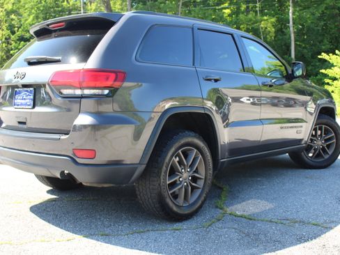 Used 2016 Jeep Grand Cherokee Laredo 75th Anniversary image 5