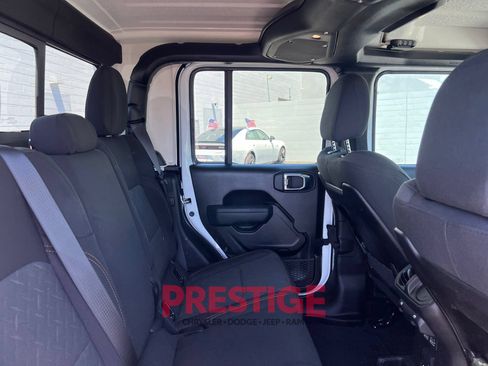 Used 2026 Jeep Gladiator Mojave w/ Safety Group AWD/4WD image 20