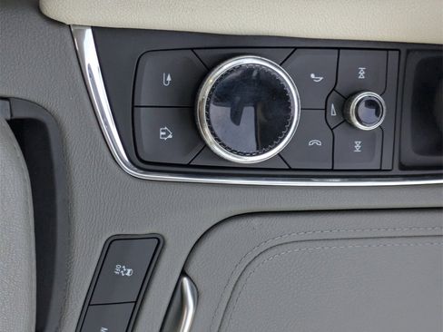 Used 2022 Cadillac XT6 Premium Luxury w/ Technology Package image 26