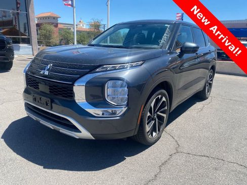 Used 2024 Mitsubishi Outlander SE FWD image 1