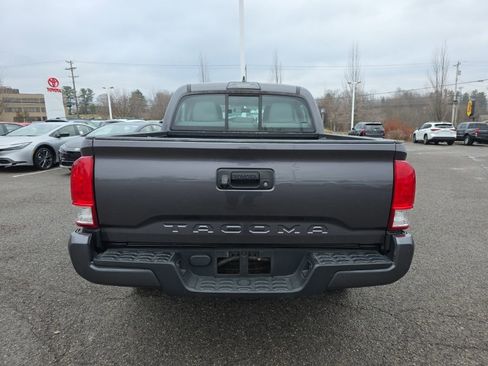 Certified 2016 Toyota Tacoma SR w/ SR Convenience Package image 5