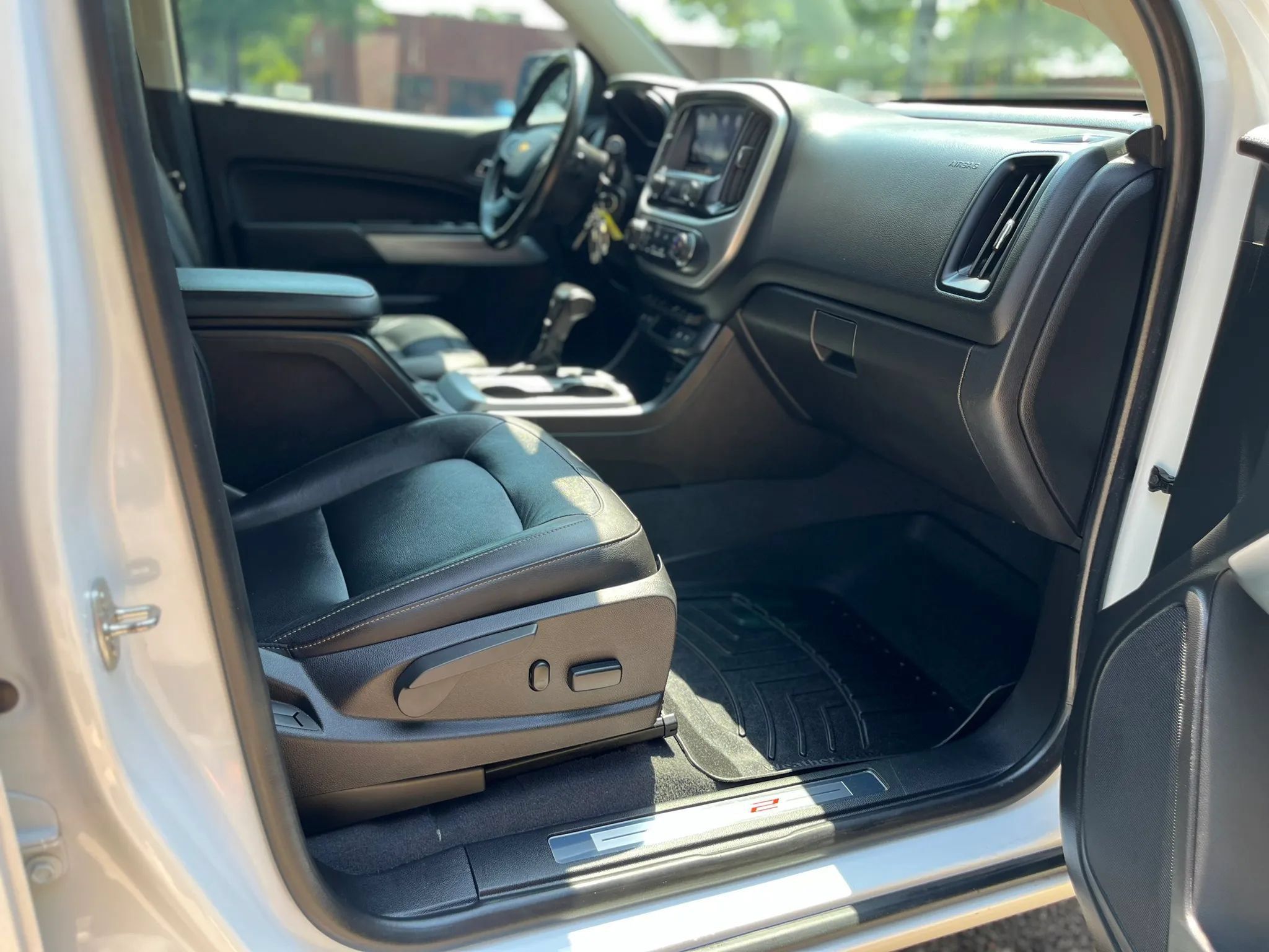 Used 2019 Chevrolet Colorado ZR2 w/ ZR2 Dusk Special Edition AWD/4WD image 31