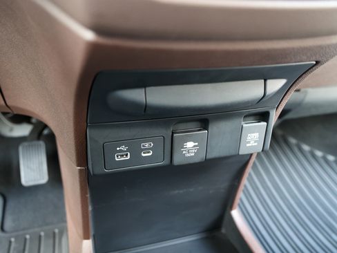 Used 2025 Honda Odyssey Elite image 26