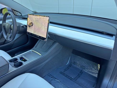Used 2023 Tesla Model 3 Standard Range RWD image 15