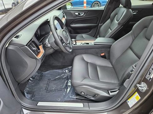Certified 2025 Volvo V60 B5 Cross Country Plus AWD/4WD image 17