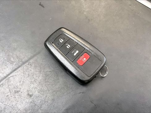 Used 2021 Toyota Camry XSE FWD image 19