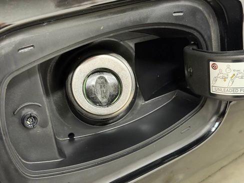 Used 2023 Jeep Compass Latitude AWD/4WD image 16