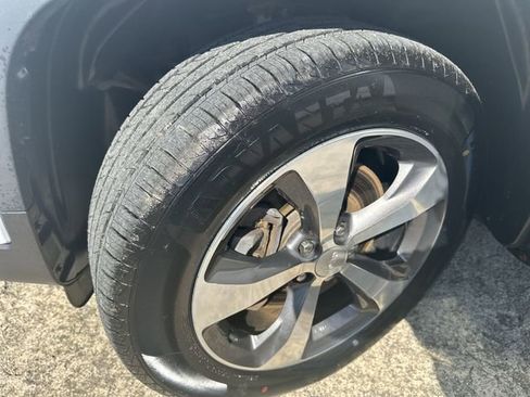 Used 2019 Jeep Cherokee Limited w/ Luxury Group AWD/4WD image 50