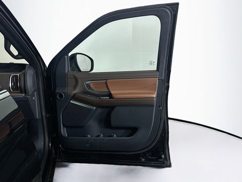 Used 2025 Ford Expedition King Ranch image 35