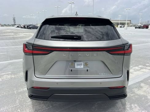 Used 2025 Lexus NX 250 FWD w/ Towing Package (2000 Lbs) image 23