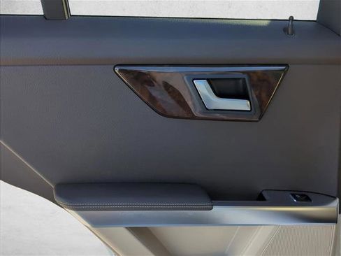 Used 2015 Mercedes-Benz GLK 350 2WD image 22