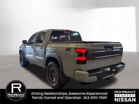 Used 2025 Nissan Frontier PRO-4X AWD/4WD image 3